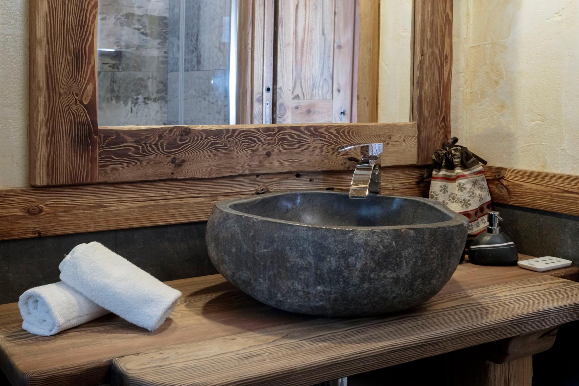 Chalet Matterhorn Francois - Central Ski Chalet With Spa And Breakfast, 100Mt Lift Breuil-Cervinia Exterior photo